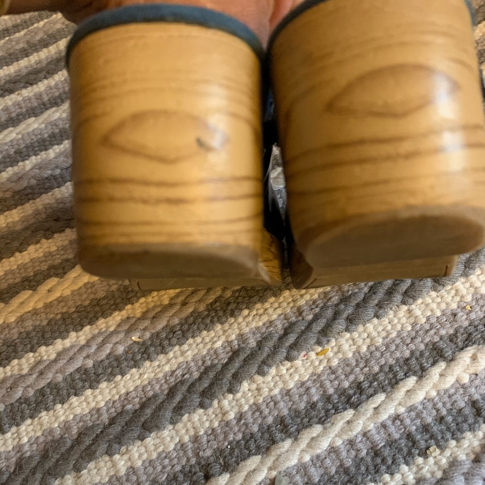 Girls Gymboree clogs - Picture 3 of 4